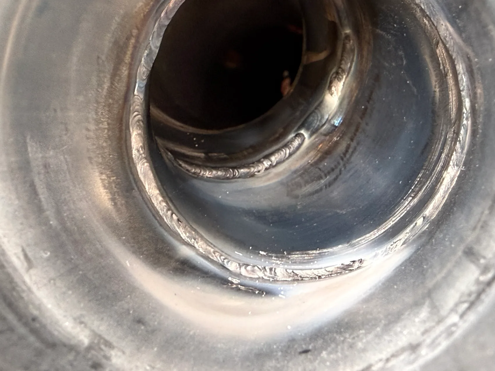 Back-purged internal stainless weld